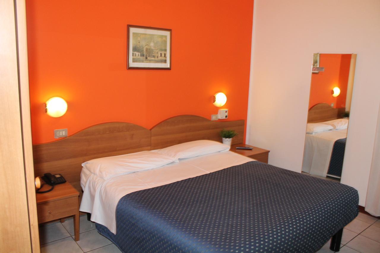 Hotel La Pace Milan Luaran gambar